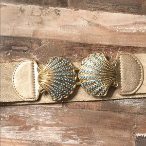 Lily Pulitzer shell belt